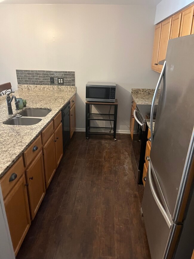 Photo - 2005 Locarno Dr House