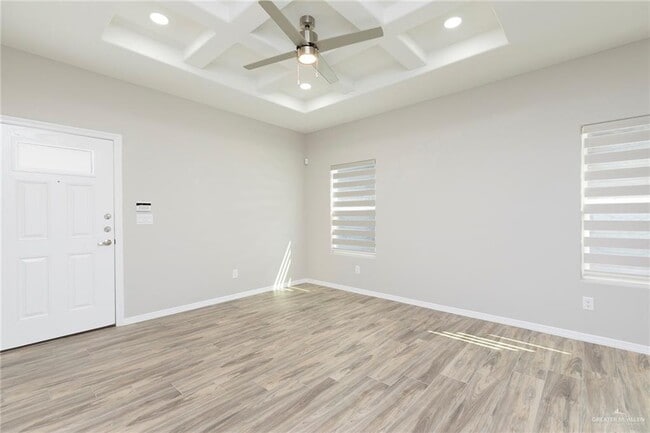 Building Photo - 10 La Vista Ave W