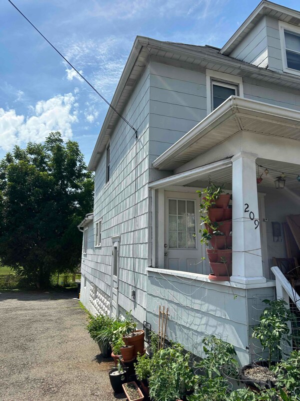 Foto del edificio - 209 Oak Hill Ave