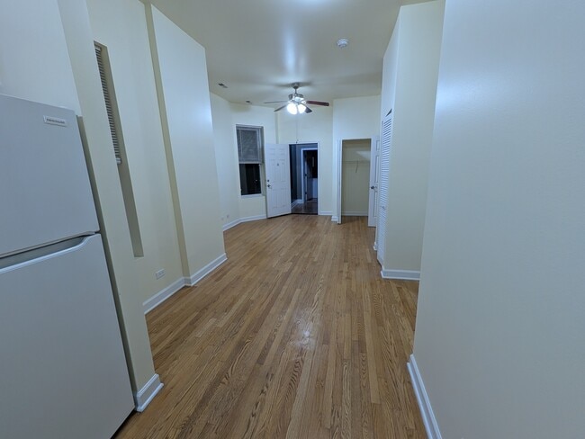 Building Photo - 5031 S Hermitage Ave