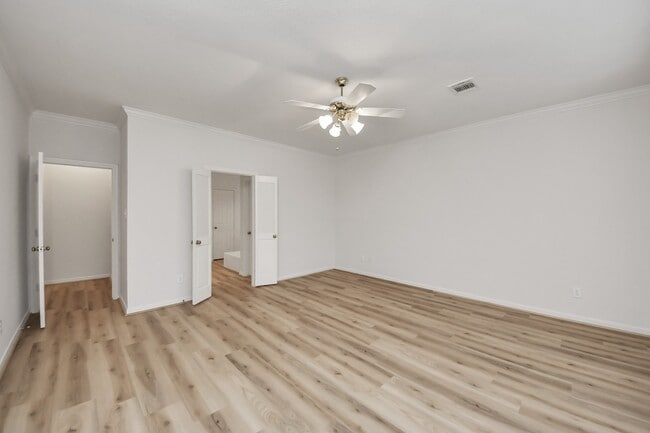 Building Photo - 4418 Bermuda Dr