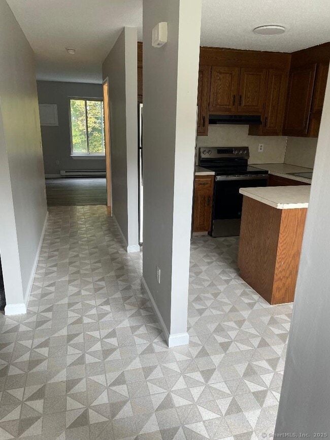 Building Photo - 2 Bristol St