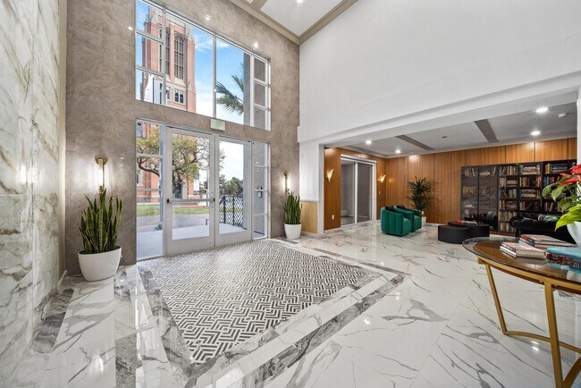 Foto del edificio - 6107 Carlos Ave