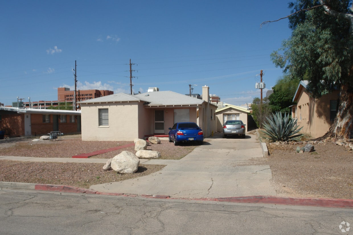Primary Photo - 1215 E 7th St
