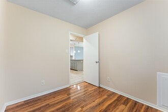 Building Photo - 1230 Gamma St