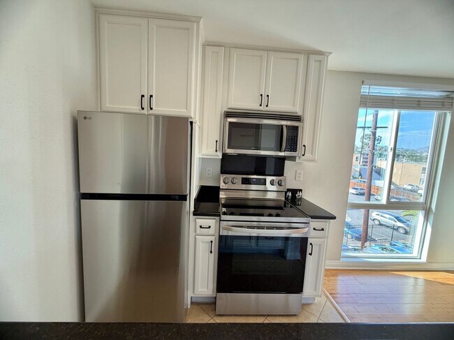 Building Photo - 4860 Rolando Ct