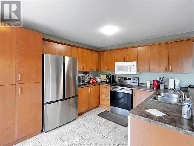 Building Photo - 4570 Unicorn Ave