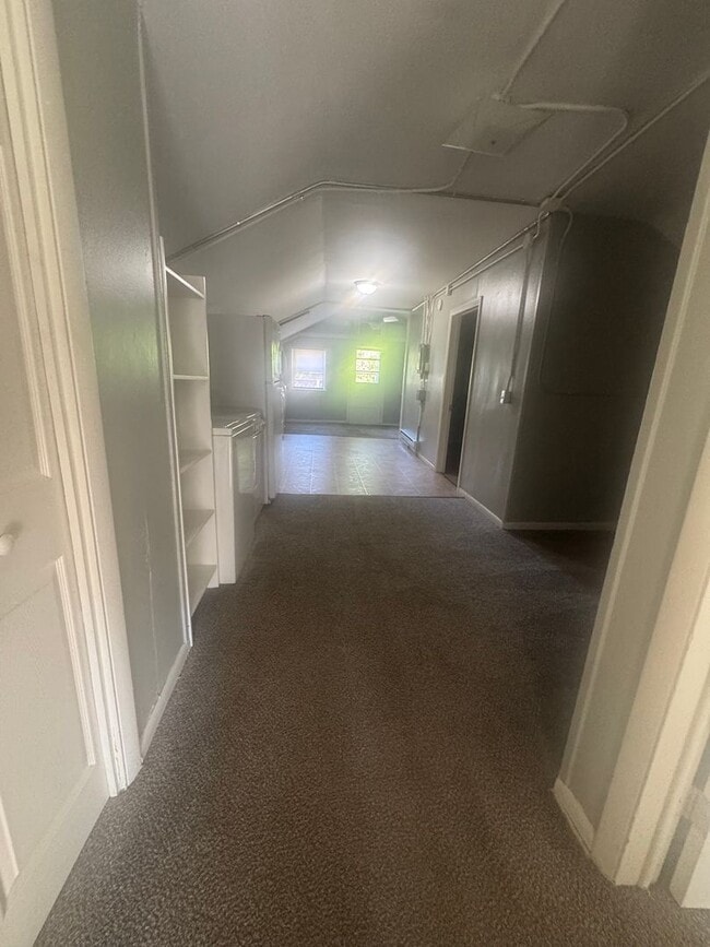 Building Photo - 624 S Fess Ave