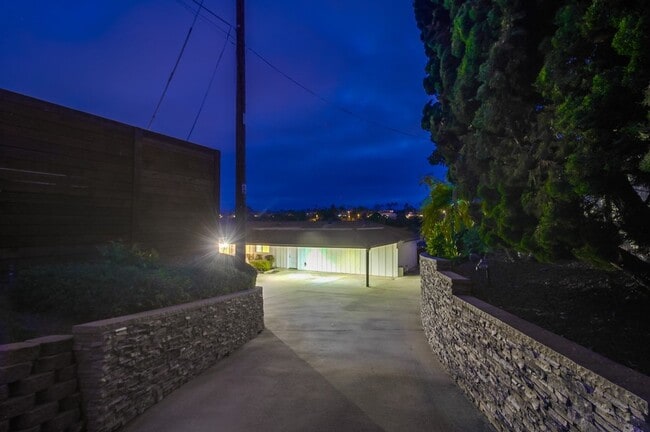Building Photo - Beautiful house in heart of Point Loma