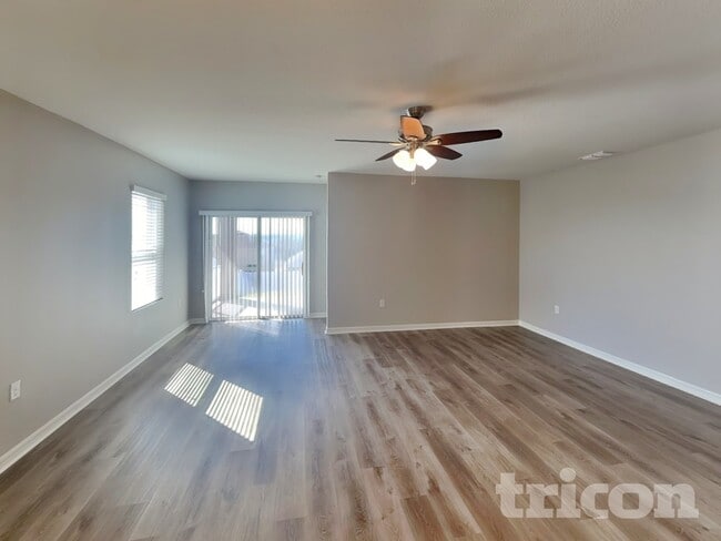 Foto del edificio - 244 Hamlet Rd