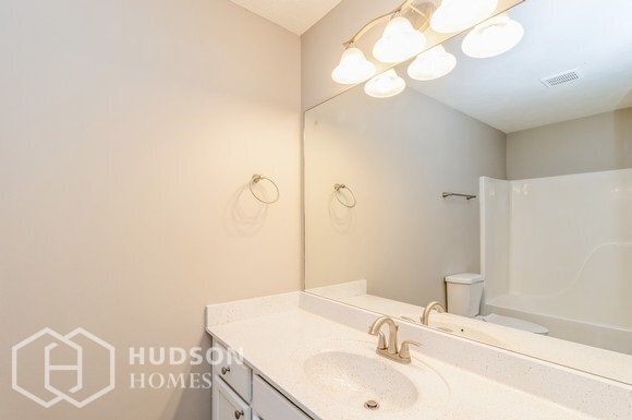 Building Photo - SELF TOUR NOW! - 681 Holland Ridge Dr, La ...