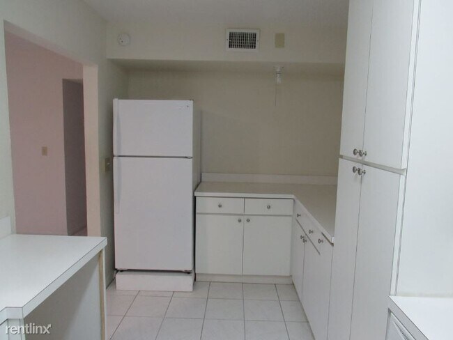 Building Photo - 8207 Sun Spring Cir
