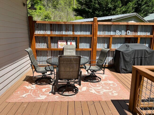 Foto del edificio - 251 Landwood Ln