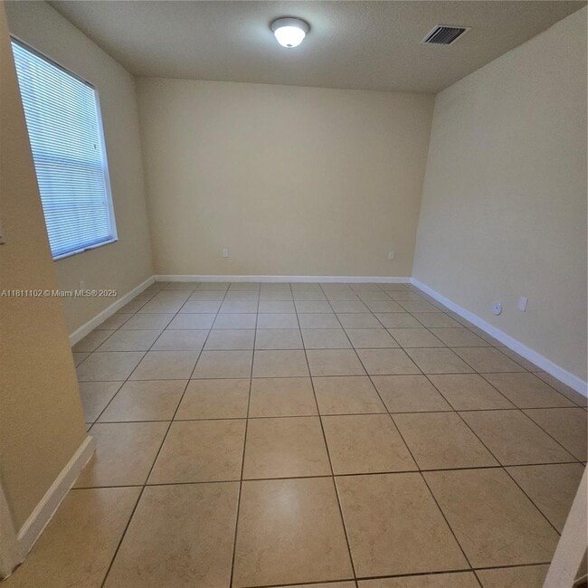 Foto del edificio - 9031 SW 227th St
