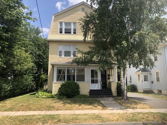 Frente - 34 Nesbit Ave