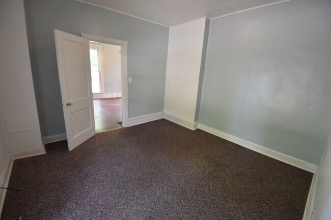Foto del edificio - One Bedroom Unit in Greenfield with MOST u...