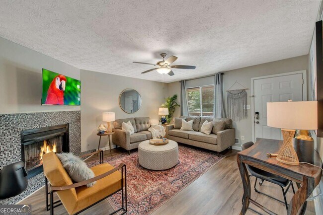 Building Photo - 4375 Coopers Creek Dr SE
