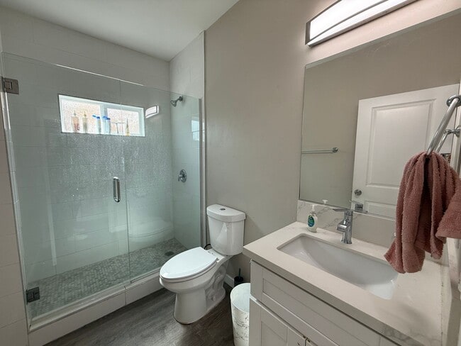 Building Photo - 4 Bed 2 Bath Home on East Falls - Popular Street Close to Campus!!!