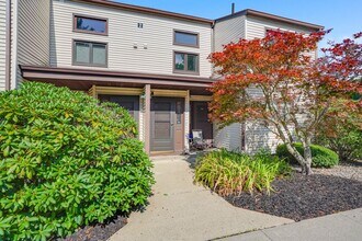 Building Photo - 125 Stringham Rd