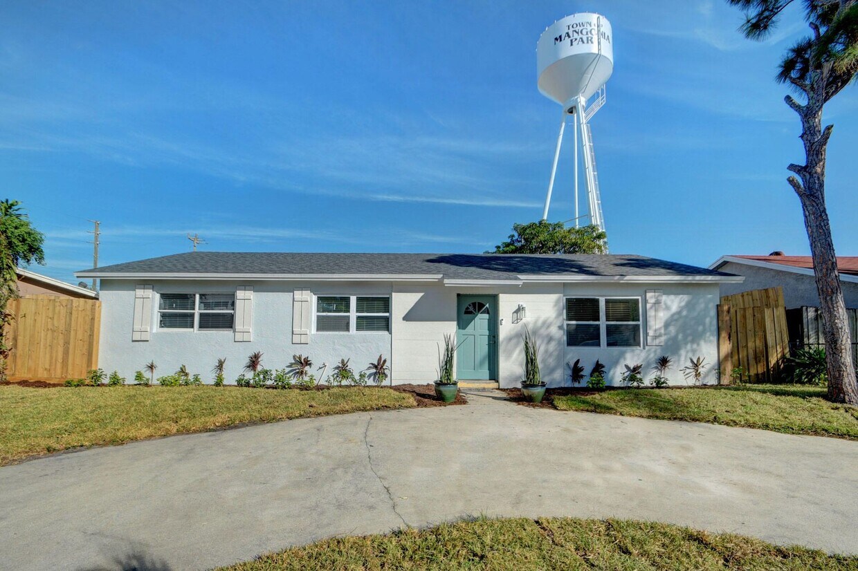 Primary Photo - 5710 Driftwood St