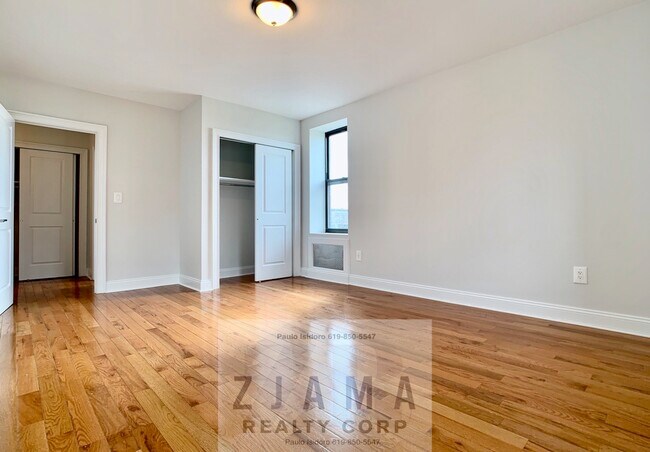 Foto del edificio - 715 St Marks Ave