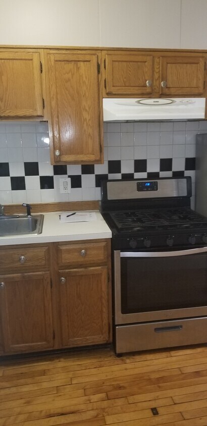Primary Photo - 19 Short St