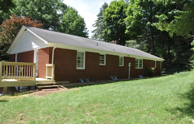 Building Photo - 2303 Peach Bottom Rd
