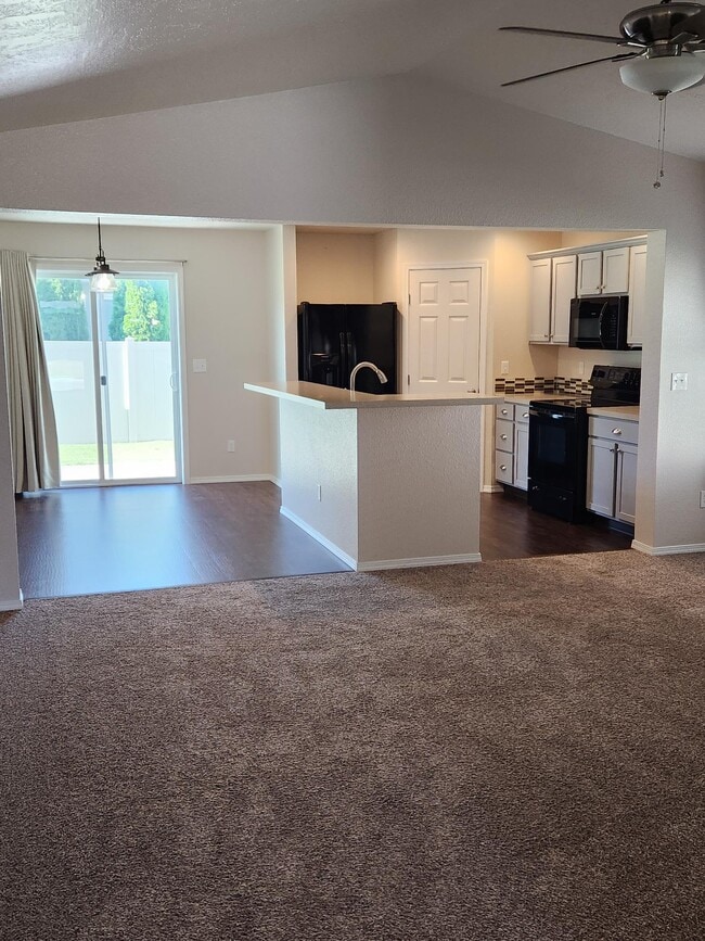 Building Photo - 843 Bighorn Dr