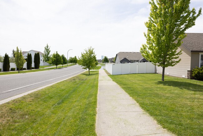 Foto del edificio - 2275 W Freeland Dr