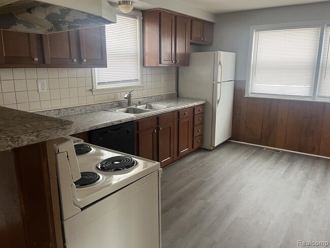 Foto del edificio - 21775 Fairway Dr