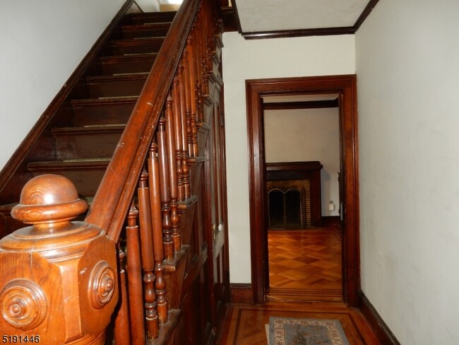 Foto del edificio - 75 Western Ave