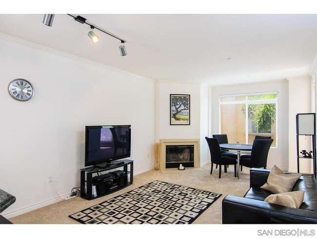 Foto del edificio - 9263 Regents Rd