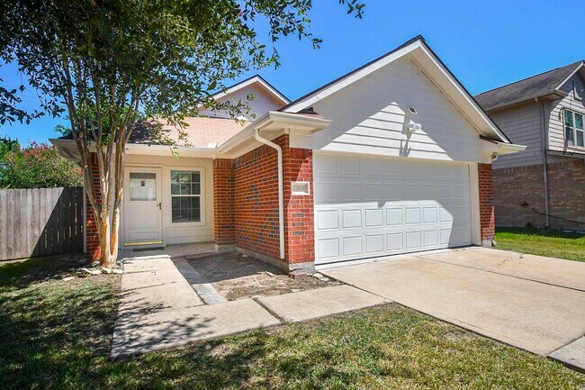Foto del edificio - 6306 Spruce Manor Ln