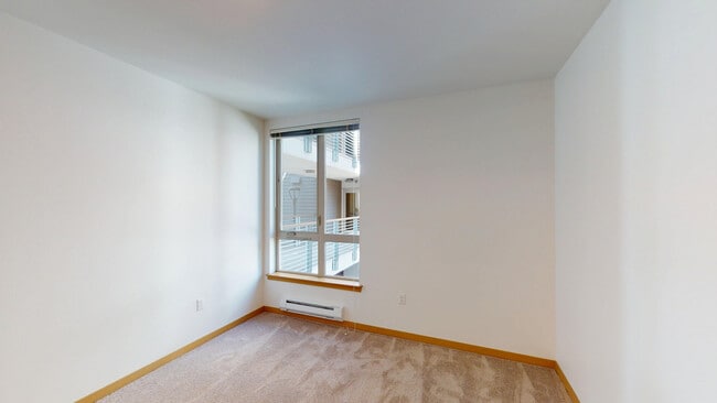 Interior Photo - CityLine