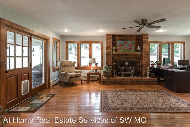 Foto del edificio - 3 br, 2 bath House - 4245 S Windermere Ave