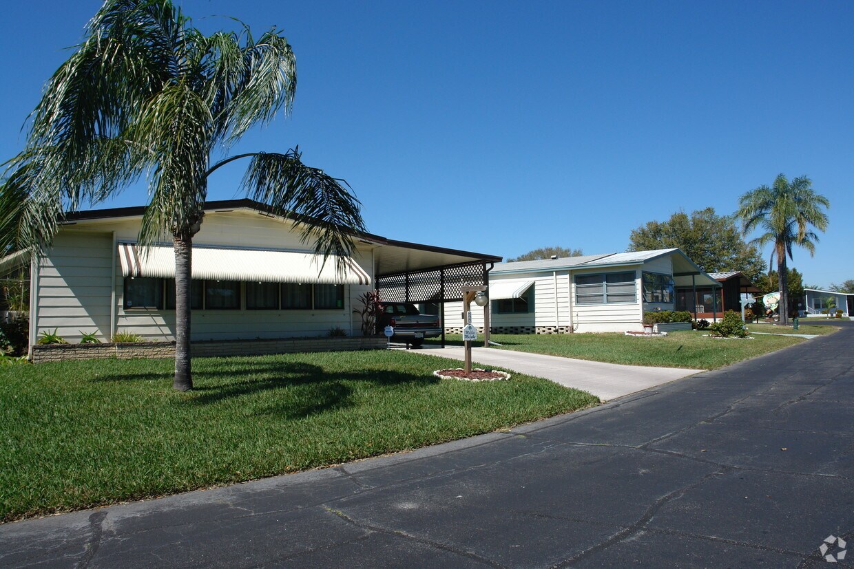 Country Lakes Village II 5700 Bayshore Rd Palmetto, FL Apartments