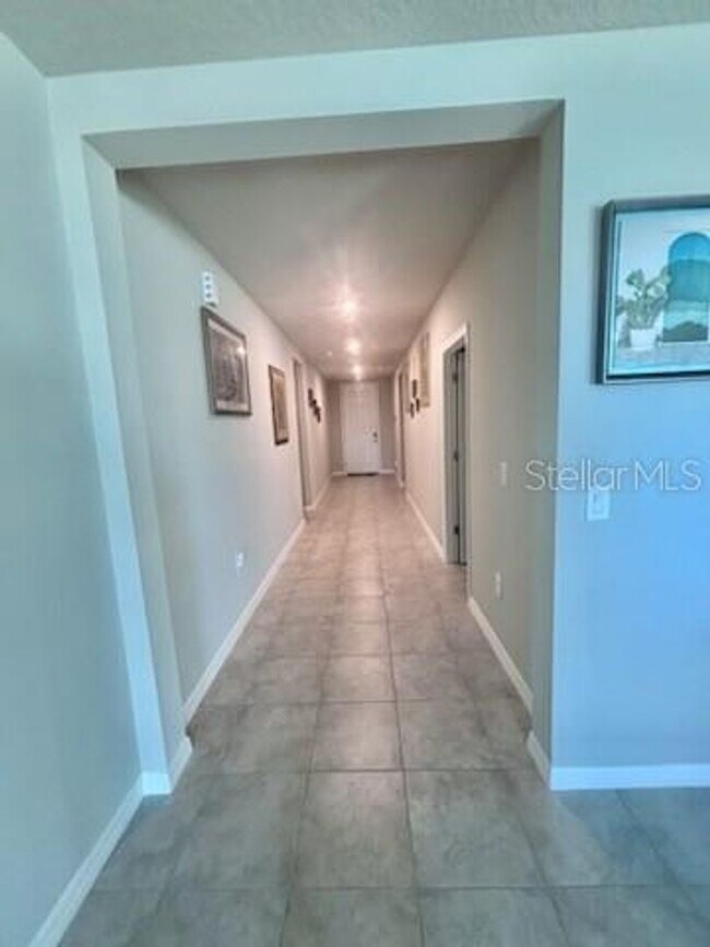Building Photo - 384 Guadlupe St