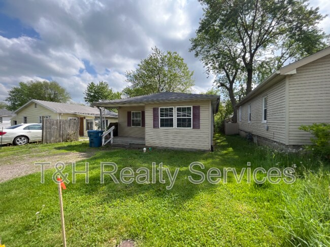 Building Photo - 1023 S Worth Ave