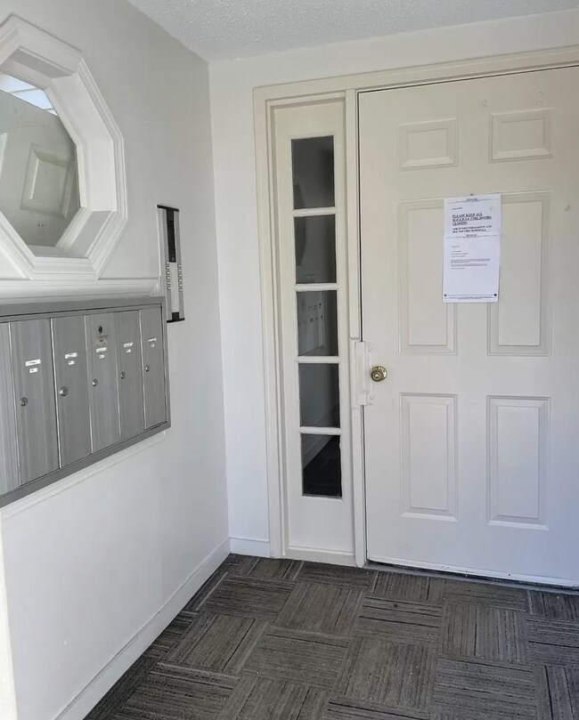 Entryway/Intercom - 2 Oak Hill Ln