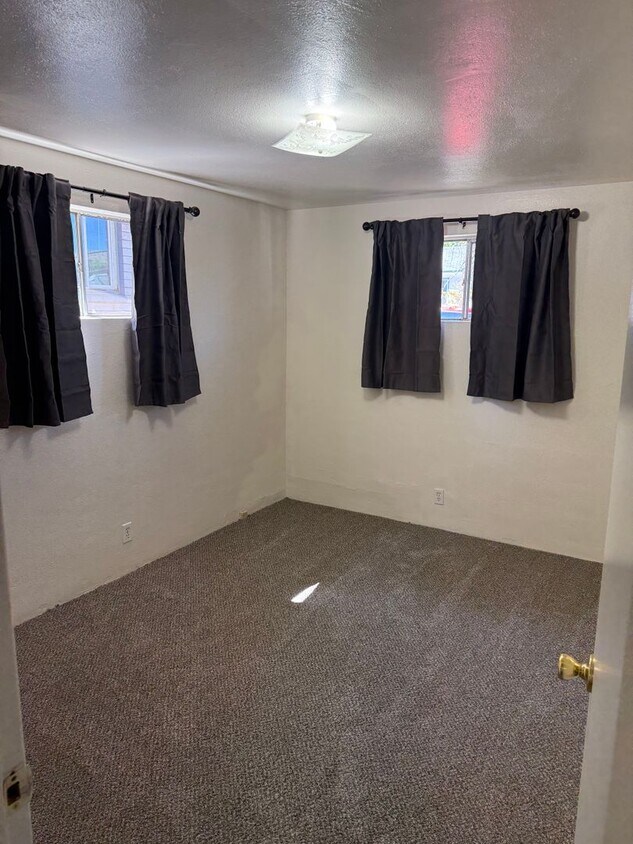 Foto del edificio - 2 Bedroom, 1 Bathroom Duplex