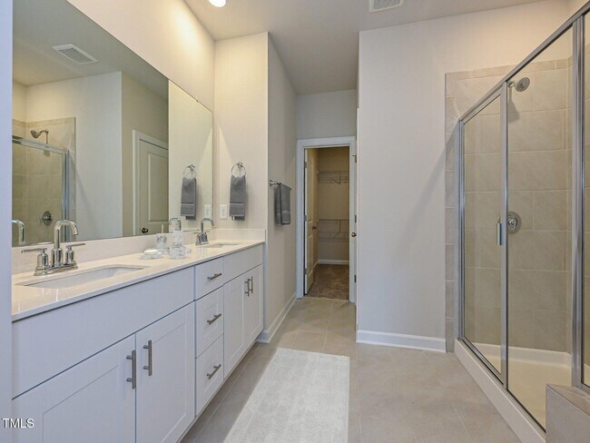Building Photo - 483 White Birch Ln