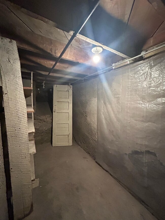 Foto del edificio - 1355 N Harrison Ave