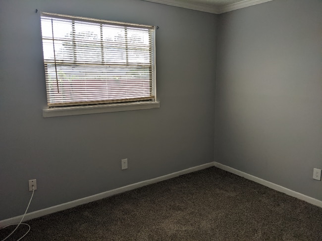 Foto del edificio - 3215 Baird Ave