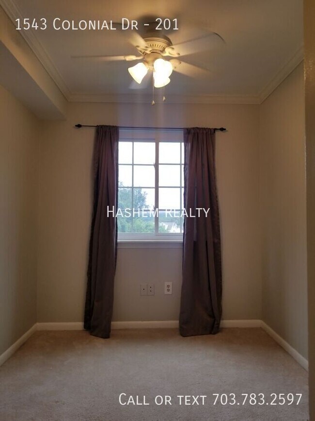 Foto del edificio - 1543 Colonial Dr