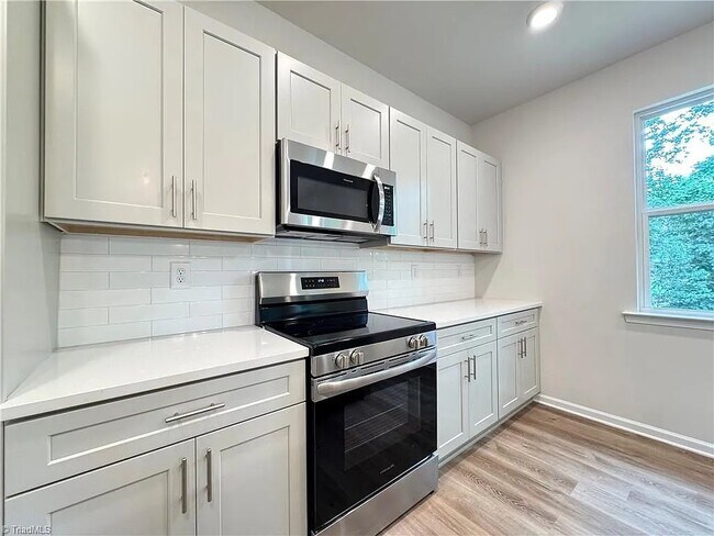 Foto del edificio - 1086 W Bank St