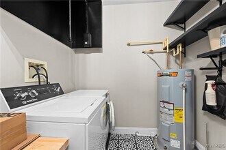 Building Photo - 210 Ellicott St