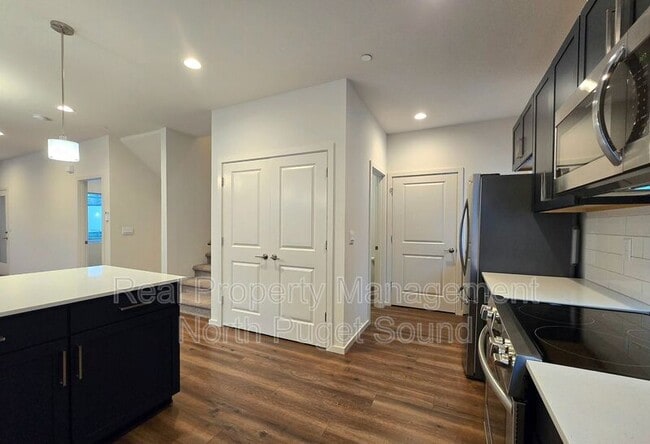 Foto del edificio - 17417 W Main St