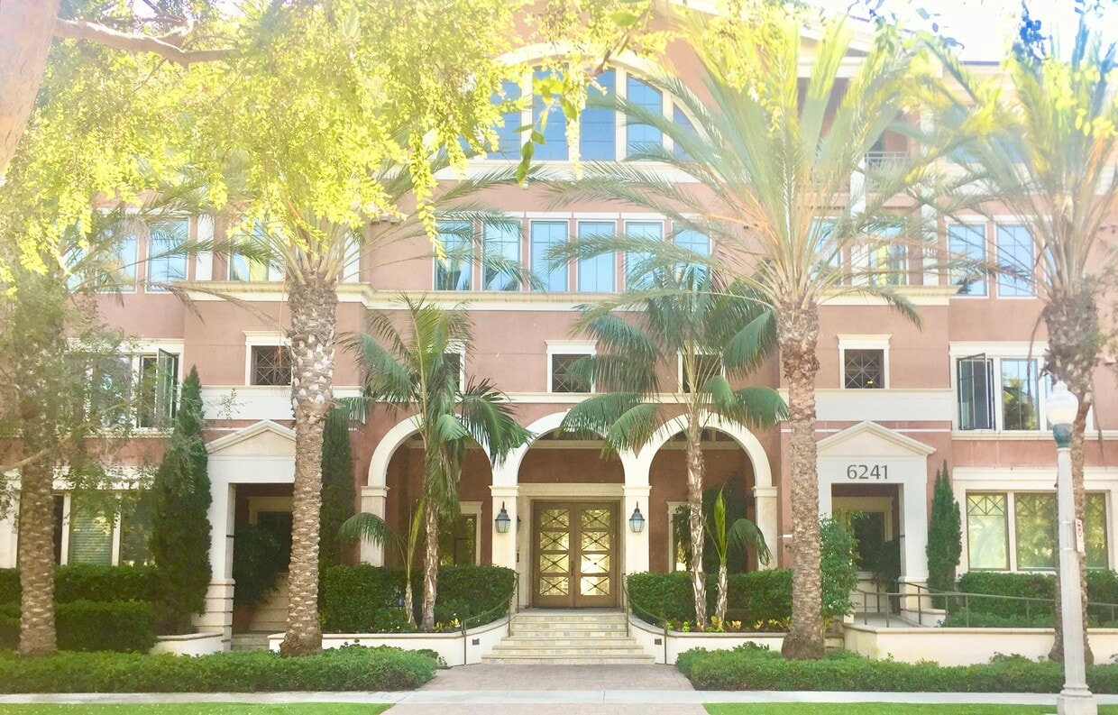 Welcome Home! - 6241 Crescent Park W