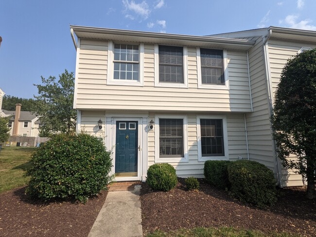 Building Photo - 9908 Whitney Cir