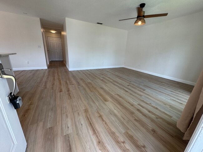 Foto del edificio - 7411 S Elliott St